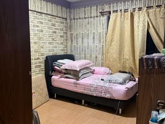 530 Jurong West Street 52 HDB Apartment For Sale, $440,000, 2 Bed 2 Bath 872 sqft $505.00 psf