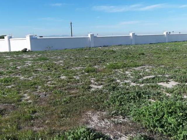 530 m² Land available in Velddrif