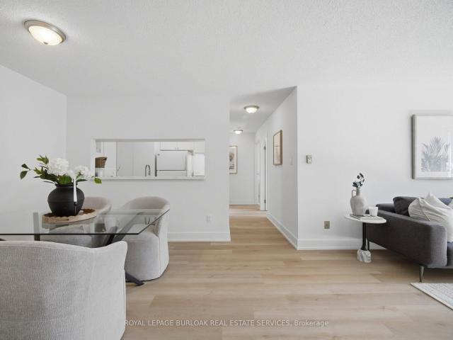 532 1 Glen Abbey Gate, Oakville | For Sale @ $483,000 | Condos. Ca