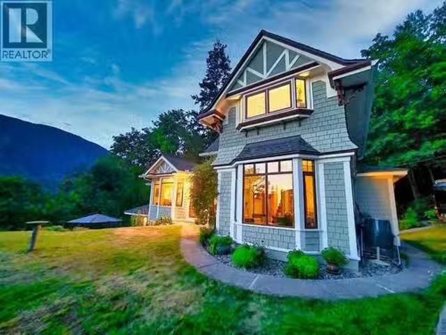 532 Park Street, Nelson, BC, V1L 2G9 house for sale Listing.