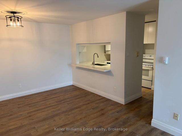 533 1 Glen Abbey Gate, Oakville | Leased, W13498 | Condos. Ca