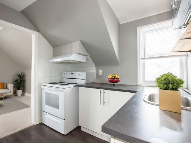 5374 Huron St, Niagara Falls 2 Bedroom Upper Unit