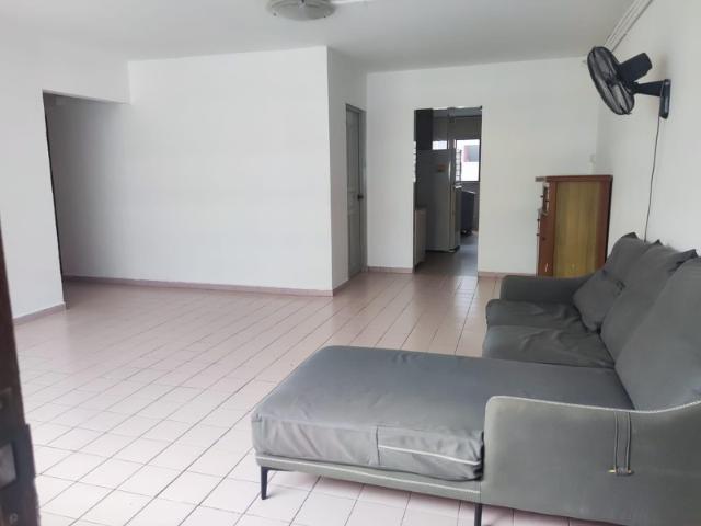 537 Bukit Batok Street 52 HDB Apartment For Rent, $2,900, 2 Bed 2 Bath 1,108 sqft $2.62 psf