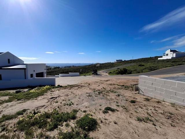 539 m² Land available in St Helena Views