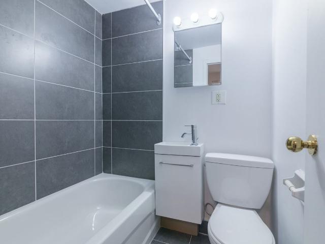 539 Prince Arthur west Studio Apartment for Rent at 539 Rue Prince Arthur O, Montréal, QC H2X 1T6 Milton Parc