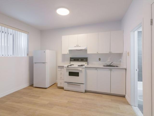 539 Prince Arthur west