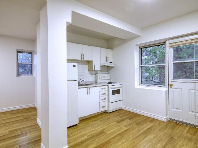 539 Prince Arthur west