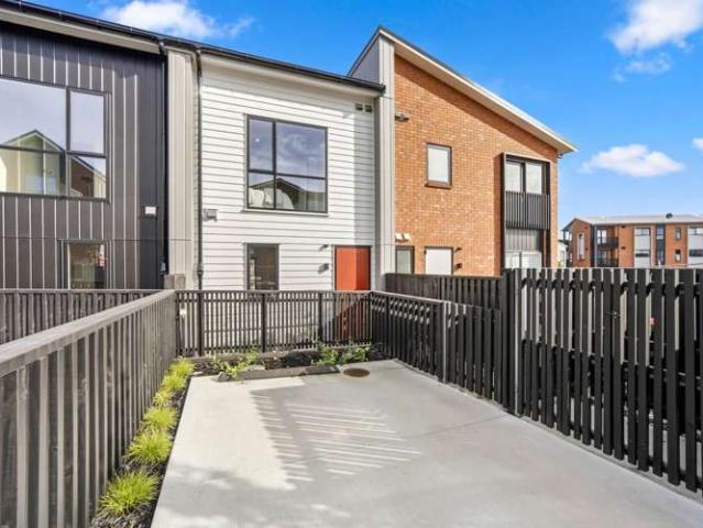 57 Cadness Street, Northcote, North Shore City