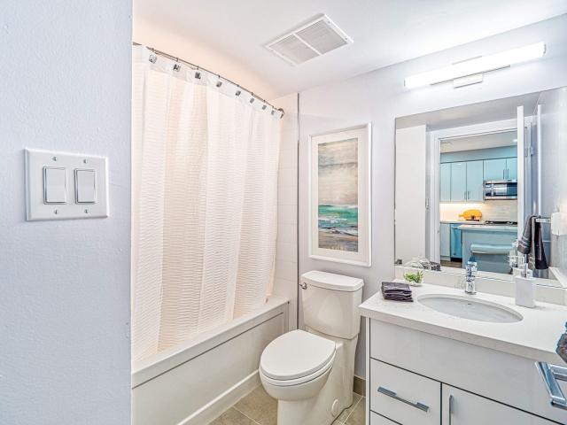 57 Charles at Bay Studio Apartment for Rent at 57 Charles St W, Toronto, ON M5S 2X1 Bay Street Corridor