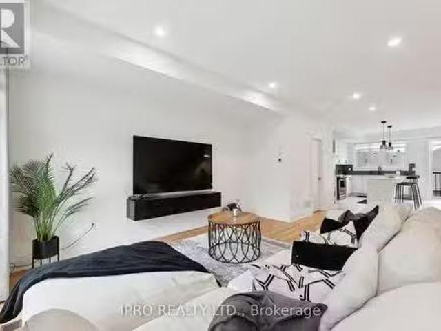 57 Drover Circle, Whitchurch Stouffville, ON, L4A 4X2 house.