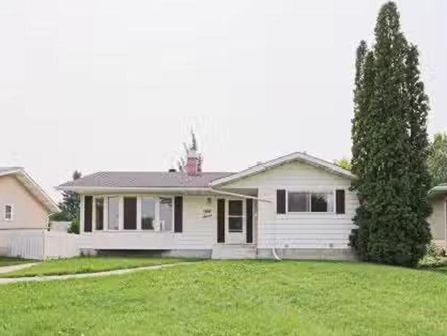 57 Garland Crescent, Sherwood Park, AB, T8A 2P7 house for sa.