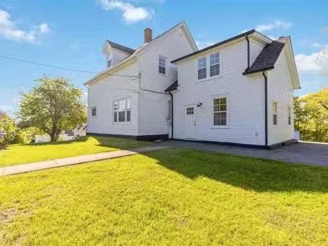 57 Old Falls Road, Liverpool, NS, B0T 1K0 house for sale Li.