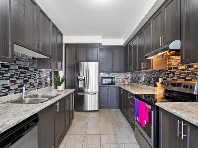 57 Sparkle Dr, Thorold 3 Bedroom Townhouse
