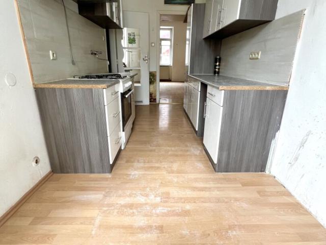 57m² Wohnung für Bastler: 2 Zimmer direkt an U Bahn für 299.000 €