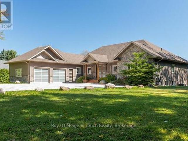 57A Maplewood Parkway, Oro Medonte, ON, L3V 0K2 Luxury House for sale | Listing ID S12017 | Royal LePage Carriage Trade Luxury Properties