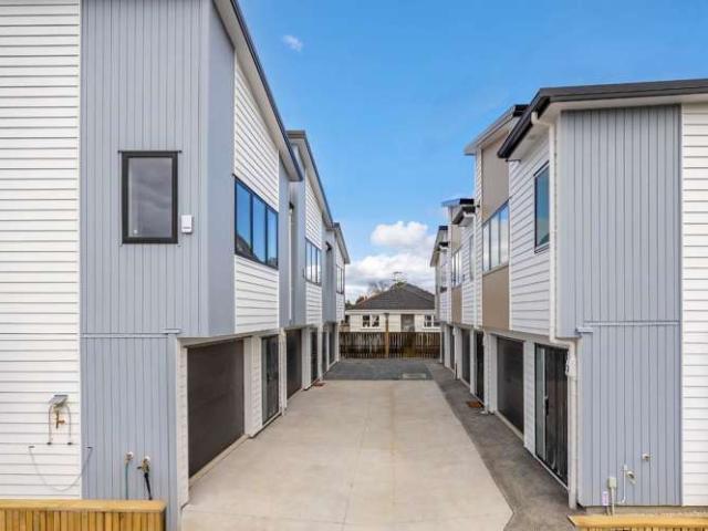57B Rathgar Road, Henderson, Waitakere City