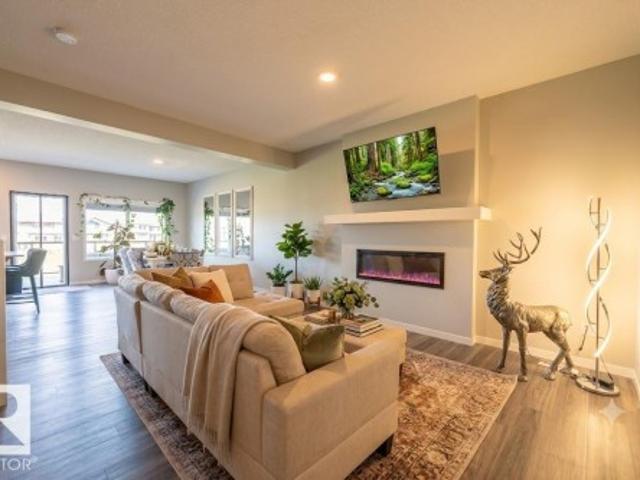 5403 Lark Landing Nw, Edmonton, AB, T5S 0S3 house for sale | Listing ID E4499 | Royal LePage