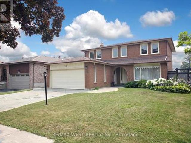 540 Louis Drive, Mississauga, ON, L5B 2N2 house for sale | Listing ID W13602 | Royal LePage