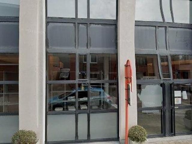 540 m2 office space for rent in Izegem