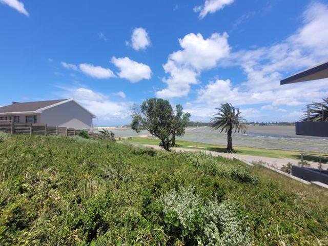 540 m² Land available in Aston Bay