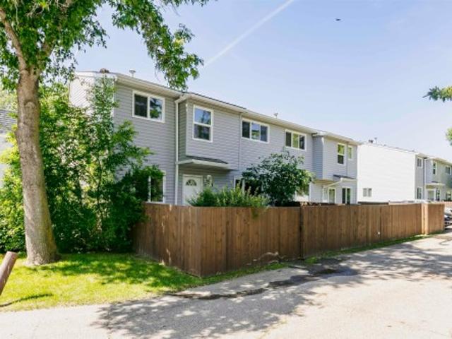 5418 B Avenue, Edmonton, AB, T6A 3N3 townhouse for sale | Listing ID E4497 | Royal LePage