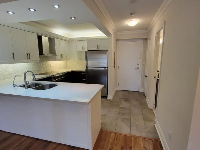 5418 Yonge St, North York, ON M2N 6X4