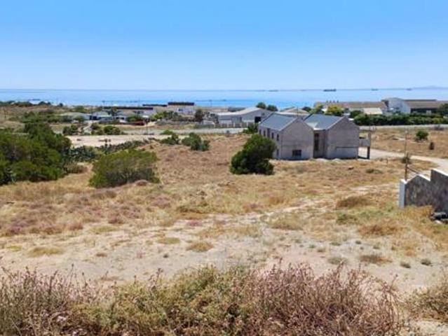 541 m² Land available in Da Gama Bay