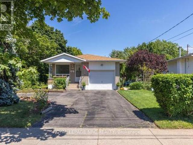 542 Lake Street, St. Catharines Lakeport, ON, L2N 4H8 house for sale | Listing ID X13688 | Royal LePage