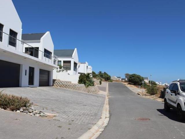 542 m² Land available in Da Gama Bay
