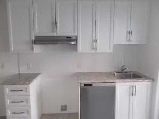 5446A Rue De San Remo, Montréal Saint Léonard, QC, H1P 2W9.