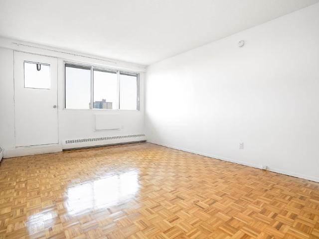 5455 Rue de Terrebonne Montréal Côte des Neiges, QC H4A