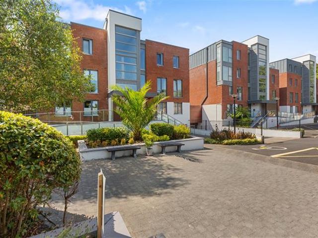 545,000 | 39 The Croft, Parc Na Silla Avenue, Loughlinstown, Dublin 18 DNG Dun Laoghaire 5023 MyHome. Ie Residential