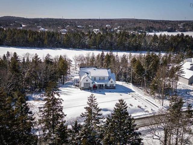 546 Mccabe Lake Drive, Middle Sackville, NS, B4E 0N6 house for sale | Listing ID 202502 | Royal LePage