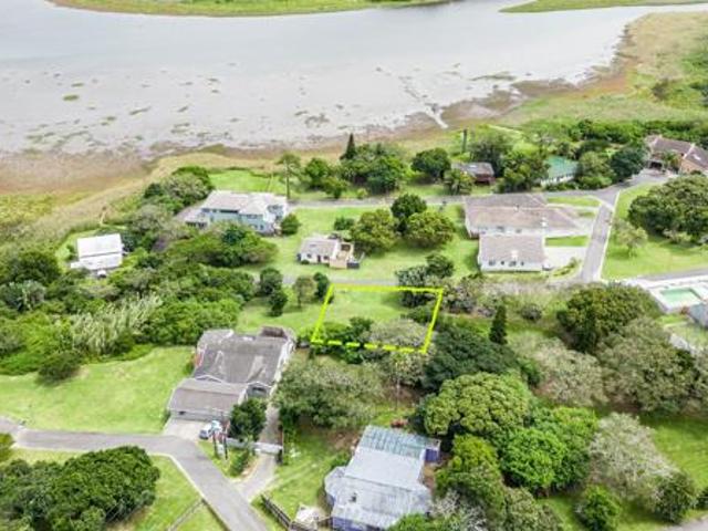 547 m² Land available in Beacon Bay