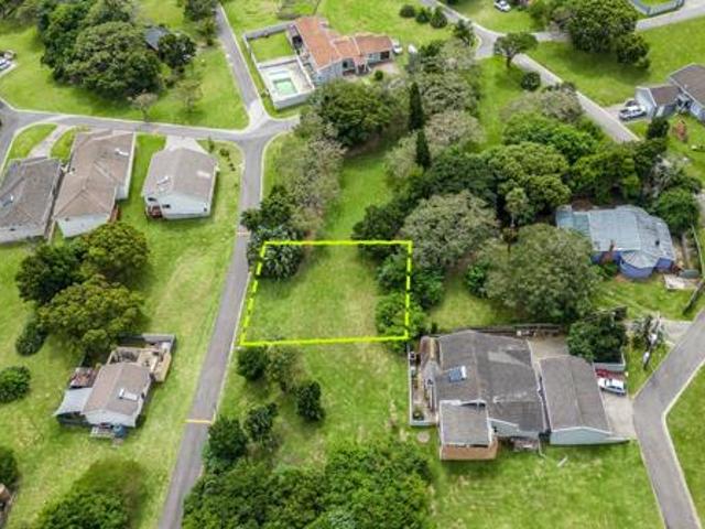 547 m² Land available in Beacon Bay
