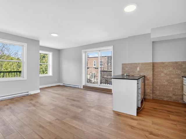 5487 Rue Snowdon Montréal Côte des Neiges, QC H3X