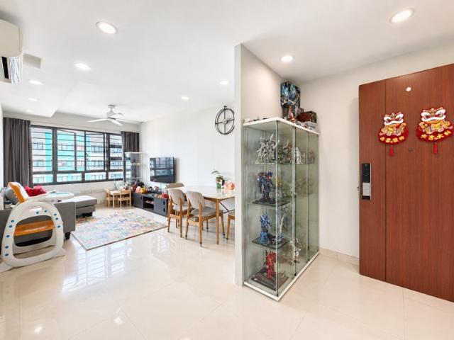 548B Segar Road HDB Apartment For Sale, $628,000, 3 Bed 2 Bath 990 sqft $634.00 psf