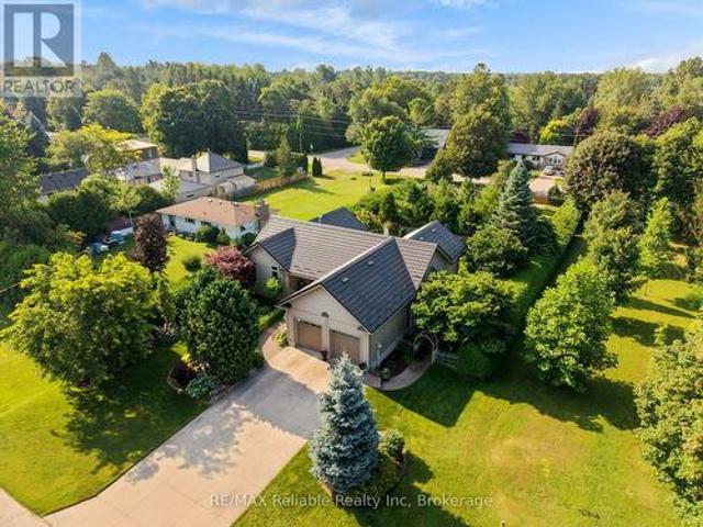 54 Victoria Street, Bluewater Bayfield, ON, N0M 1G0 house for sale | Listing ID X13638 | Royal LePage