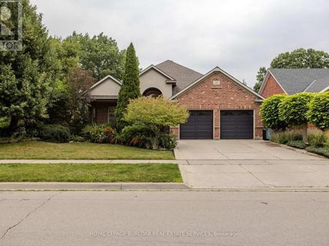 54 Waterwheel Crescent, Hamilton, ON, L9H 7B7 house for sale | Listing ID X13598 | Royal LePage