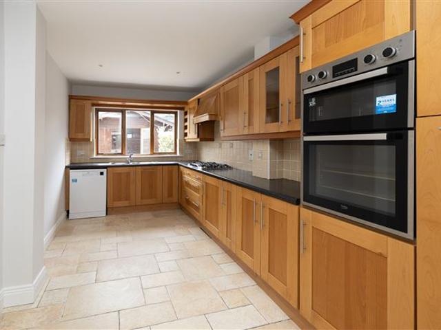 54 Bushfield Drive, Clondalkin, Dublin 22 BROE Auctioneers 4779 MyHome. Ie Residential