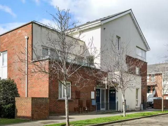 54 Levmoss Avenue, The Gallops, Leopardstown, Dublin 18, D18HT.