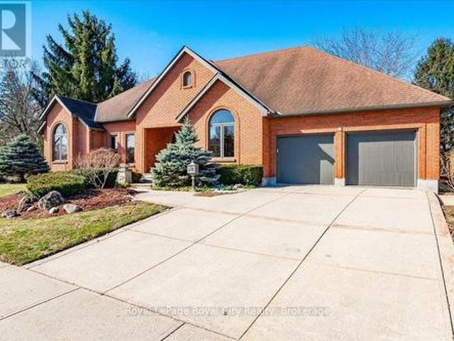 54 Monticello Crescent, Guelph Kortright East, ON, N1G 4P3 Luxury House for sale | Listing ID X12028 | Royal LePage Carriage Trade Luxury Properties