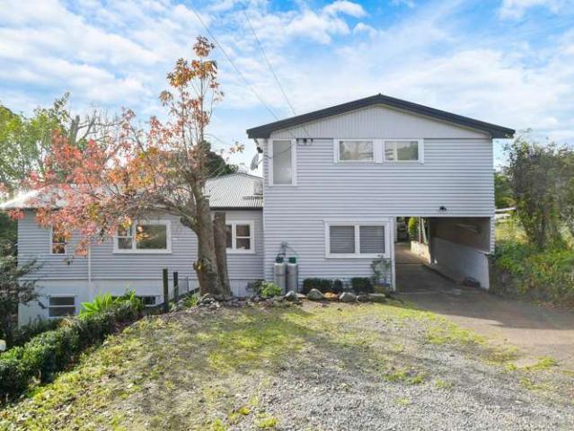 54 Pah Road, Cockle Bay, Manukau City