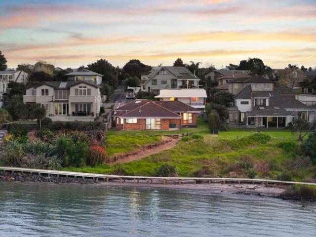 54 Spinnaker Drive, Te Atatu Peninsula, Waitakere City