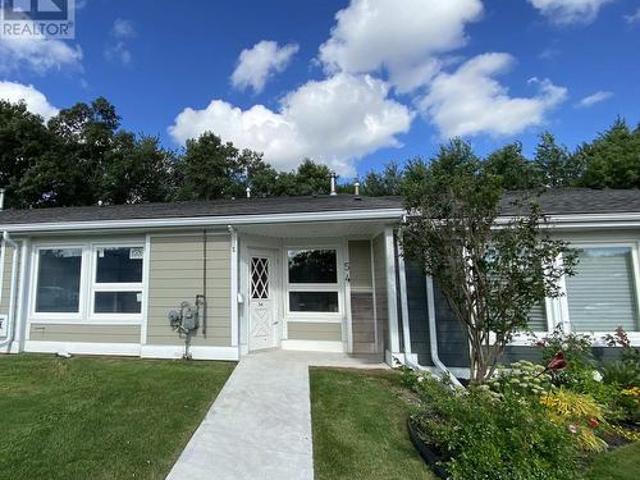 54 Szollosy Circle, Hamilton, ON, L9B 1T8 condo for sale | Listing ID X11923 | Royal LePage