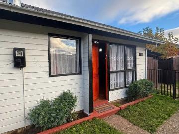 $ 550.000 Casa en Arriendo en Aysén 3 dormitorios 1 baño / Kutt Property