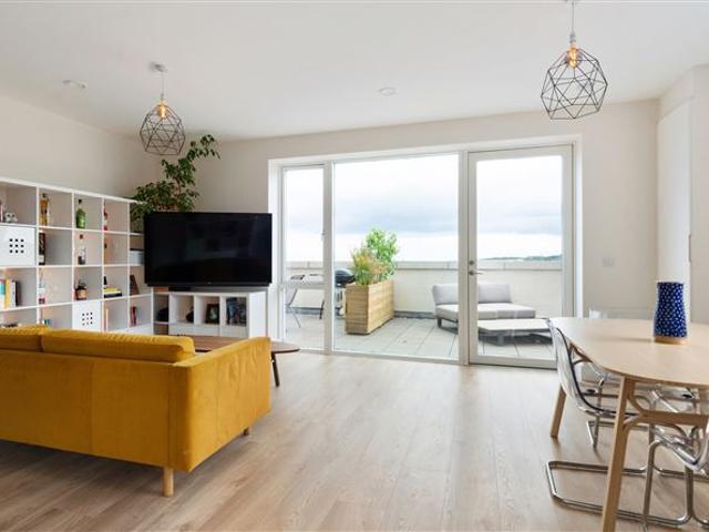 550,000 | 24 Larkfield Hall, Clay Farm, Leopardstown, Dublin 18 Sherry FitzGerald Foxrock 5011 MyHome. Ie Residential