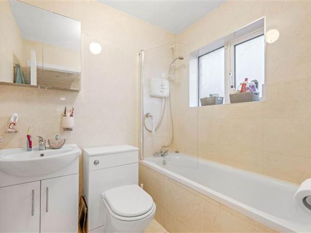 Sale Agreed | 32 Littlepace Park, Clonee, Dublin 15 The Property Shop Dunboyne 4981 MyHome. Ie Residential