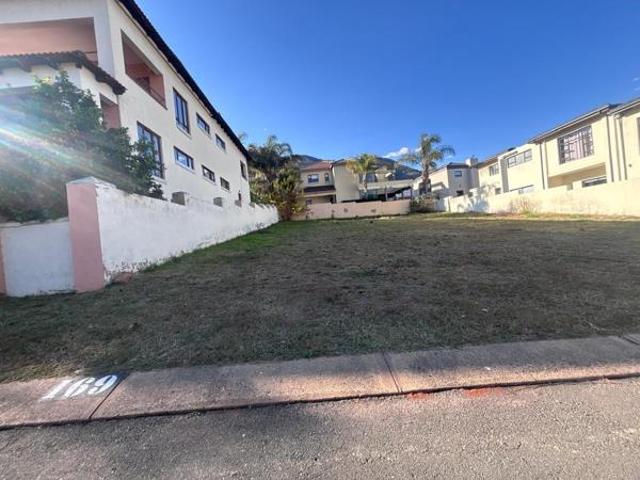 550 m² Land available in Kosmos