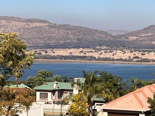 550 m² Land available in Kosmos Ridge
